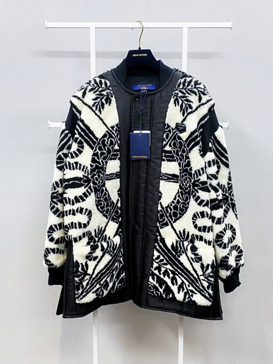 Louis Vuitton jacket in black and white jacquard suede with a sheepskin pattern, relaxed fit, very practical for men