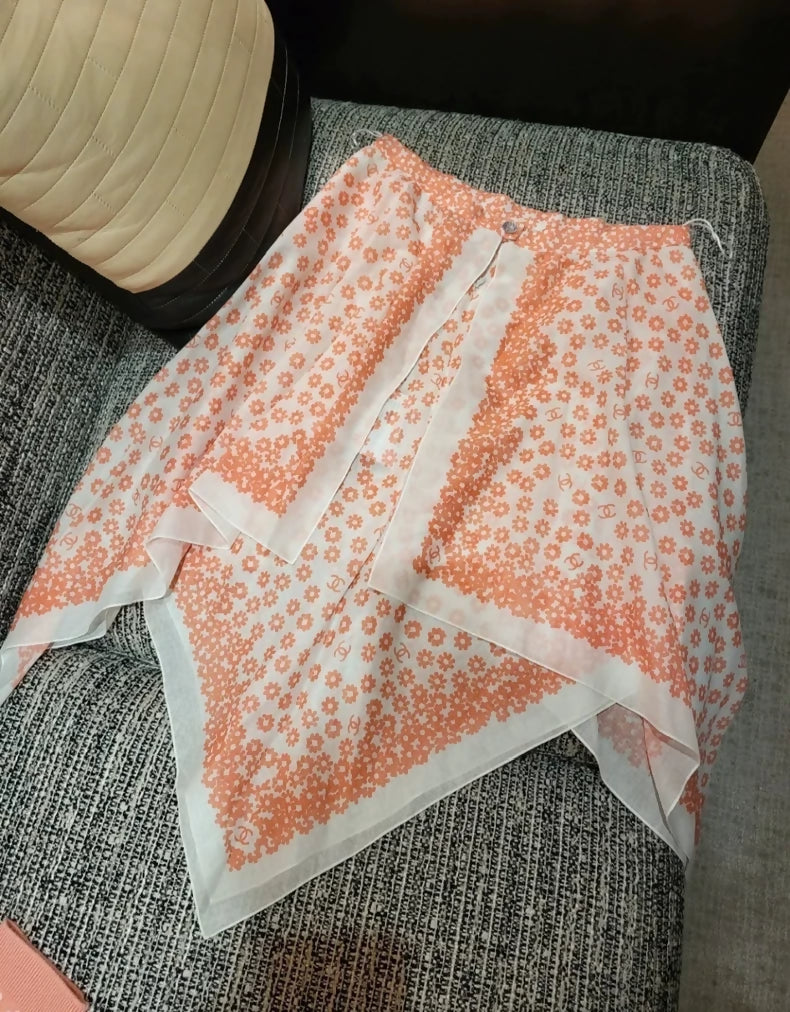 Chanel 22P skirt with daisy print
