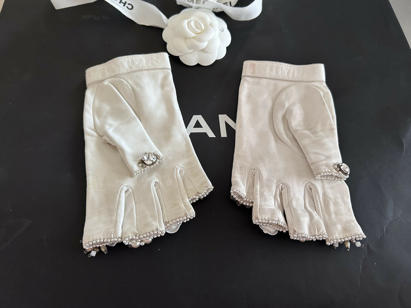 Chanel white fingerless gloves
