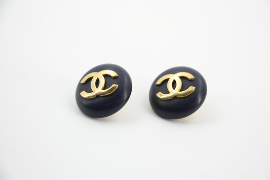 Chanel Vintage 87 Resin Navy Blue CC Logo Large Round Clip-on Earrings