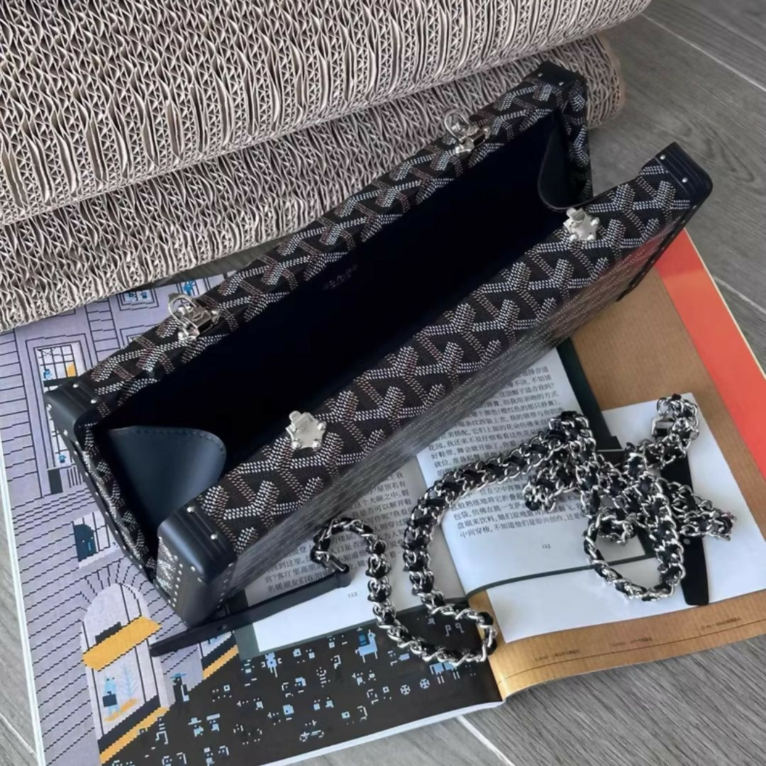 GOYARD Saint-Honoré Trunk clutch