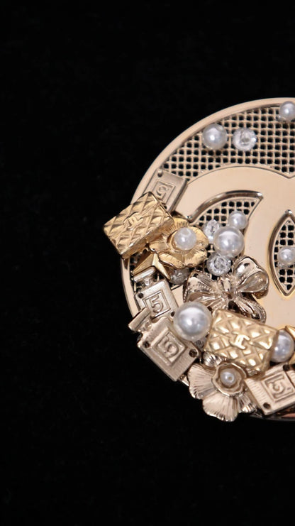 Chanel 20A Métiers d'Art Collection Mesh 3D Pattern Brooch