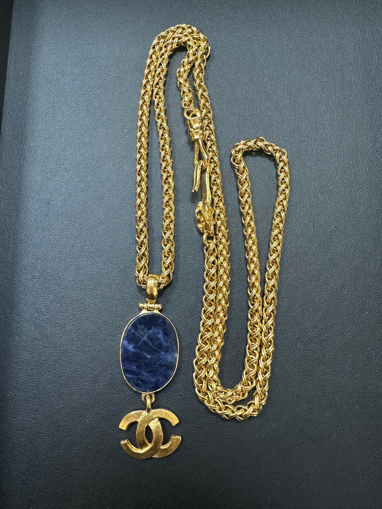 Chanel Vintage 95A Lapis Lazuli Marble Blue Oval Pendant Gold Plated Necklace