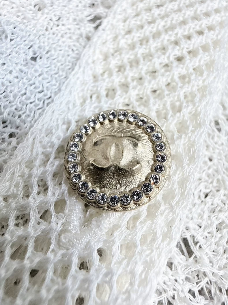CHANEL 26C  White Openwork Knit Camellia Gold Thread Cardigan