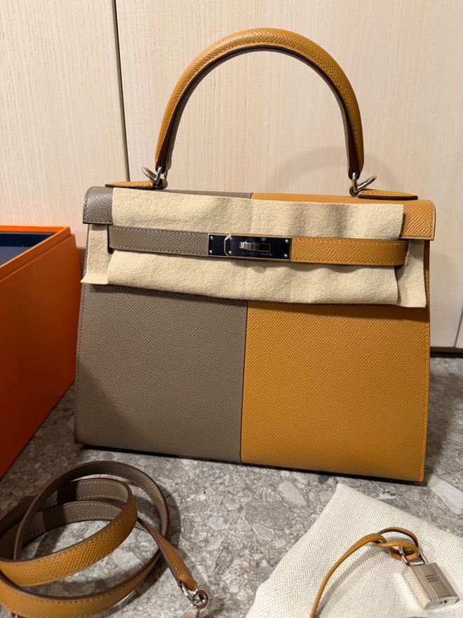 Hermès Kelly 28 Sellier Sesame/Etoupe/Bleu Indigo Veau Epsom Laiton Palladium Hardware