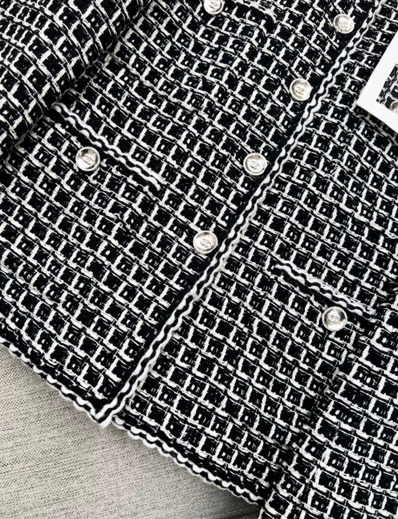Chanel 25C black and white jacket – Wararni.com