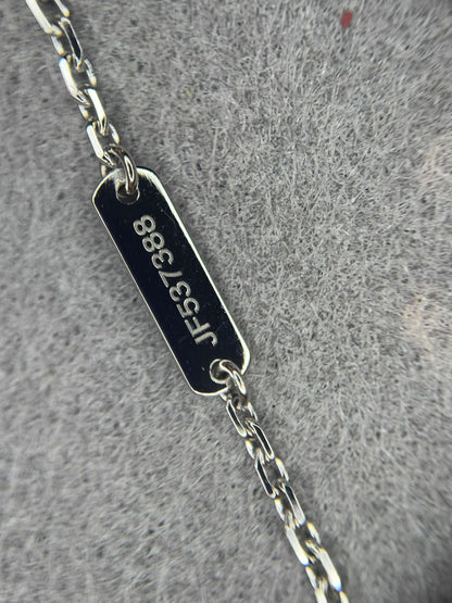 Van Cleef 
Arpels Holiday Pendant 2024