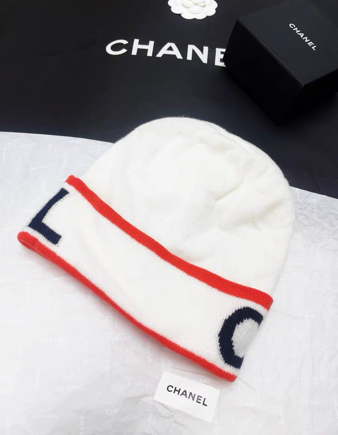 Chanel white/black/red cashmere beanie brand new