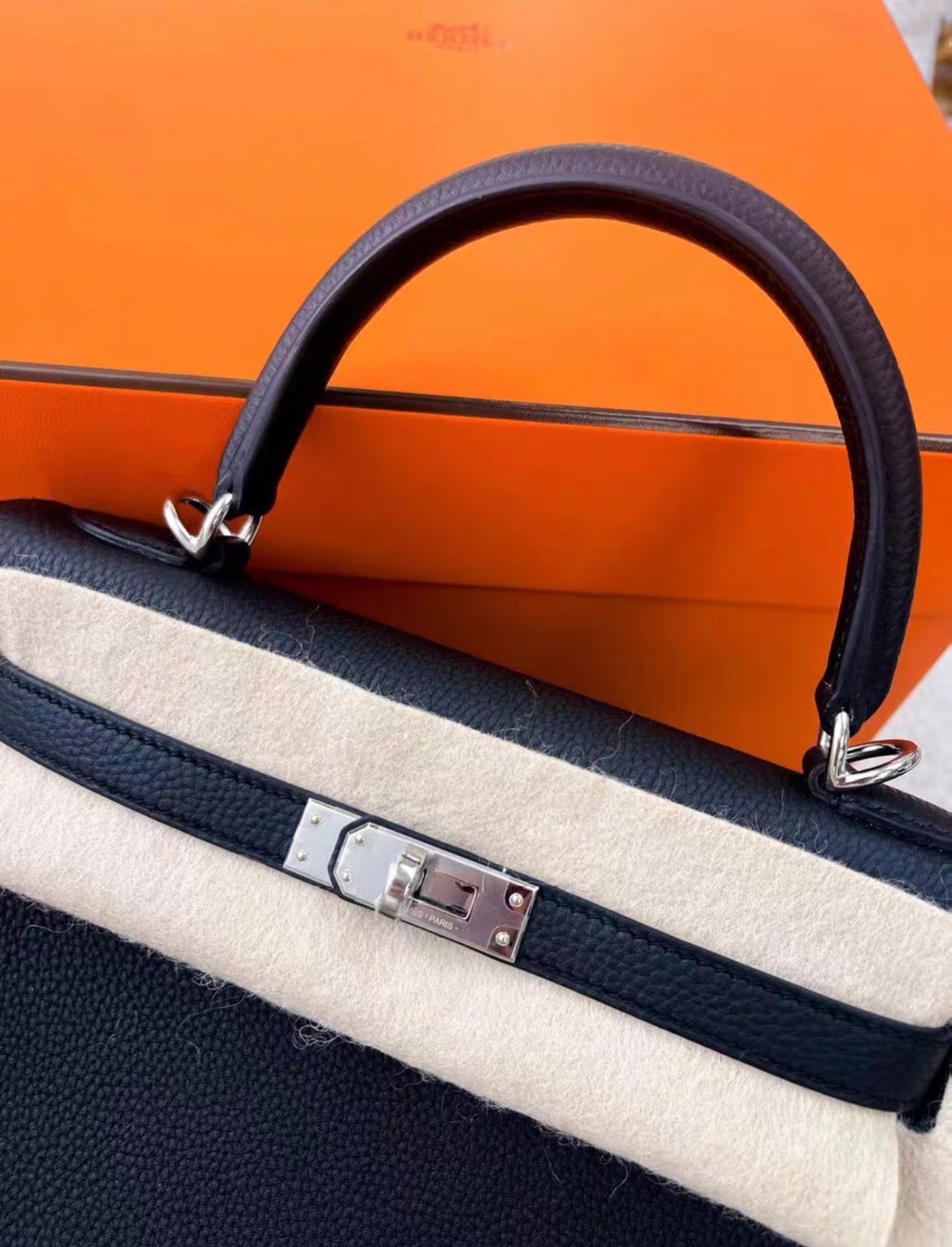 HERMES Kelly 25 Togo Black Palladium Hardware