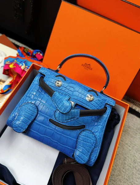 超高級HERMES エルメス　カレ　ブルー 5494D872-EA3E-4B50-9549-