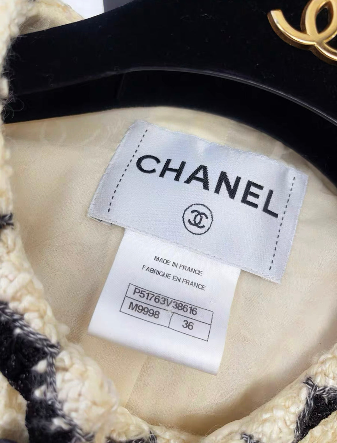 Chanel 15A Paris-Salzburg ecru tweed jacket size 36