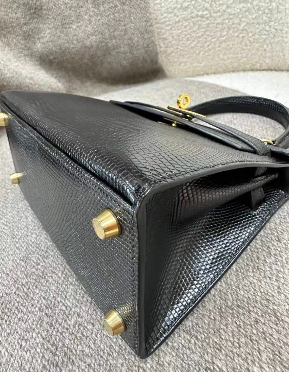 HERMÈS KELLY 20 MINI VINTAGE BLACK LIZARD WITH GOLD HARDWARE