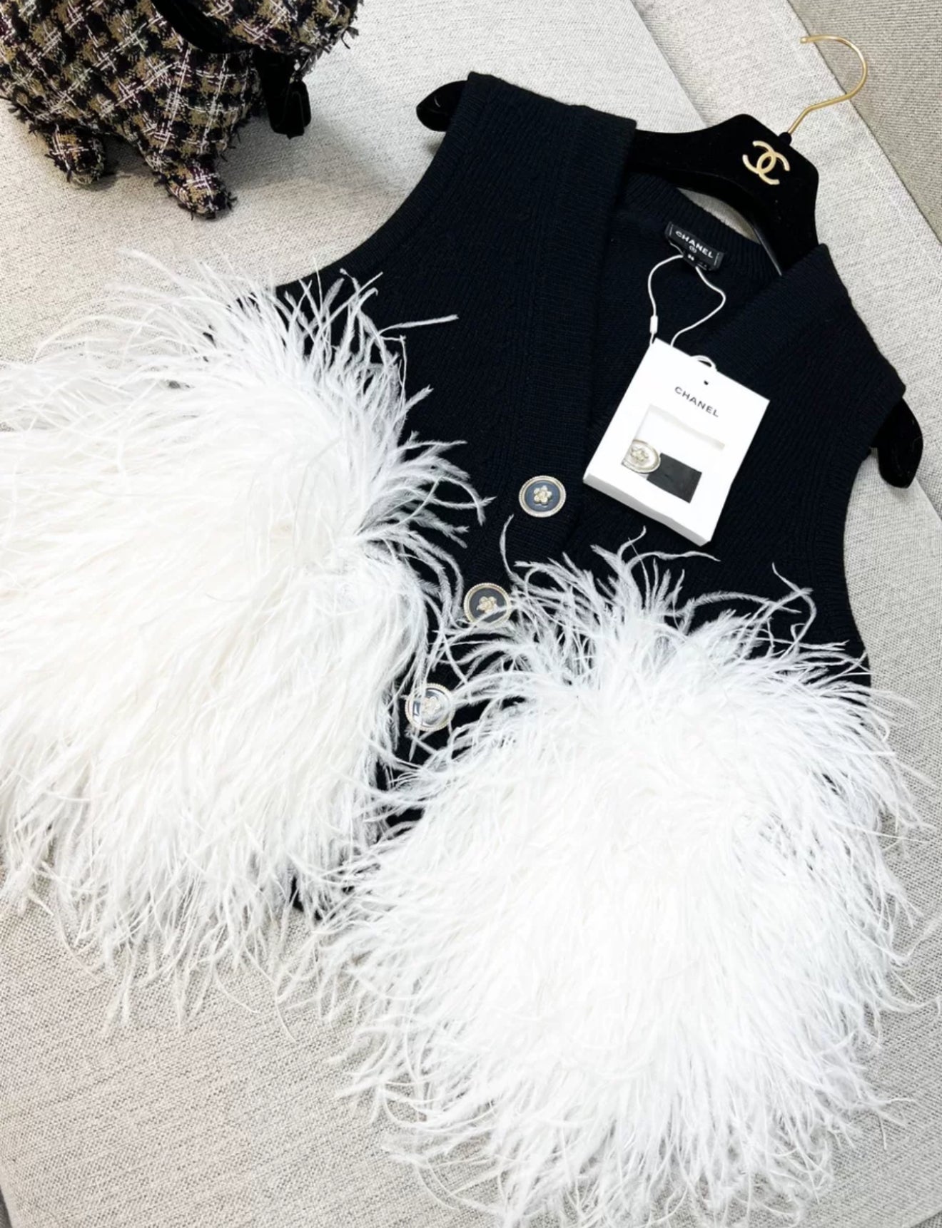 Chanel 23AW Black Cashmere & White Ostrich Feathers Vest