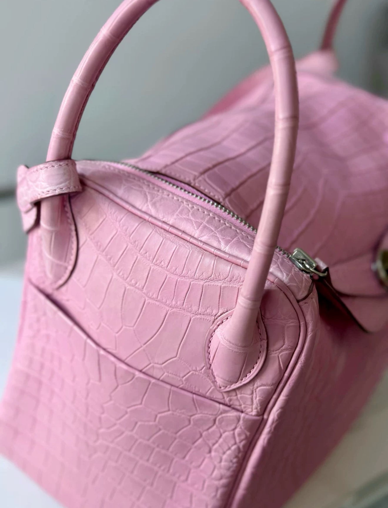 Hermès Lindy 30 5P Bubblegum Matte alligator Leather Palladium