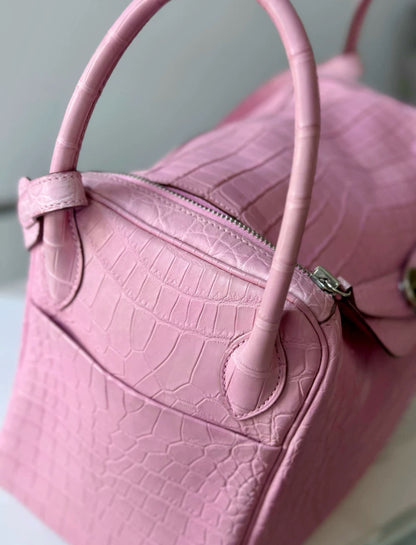 Hermès Lindy 30 5P Bubblegum Matte alligator Leather Palladium Hardware