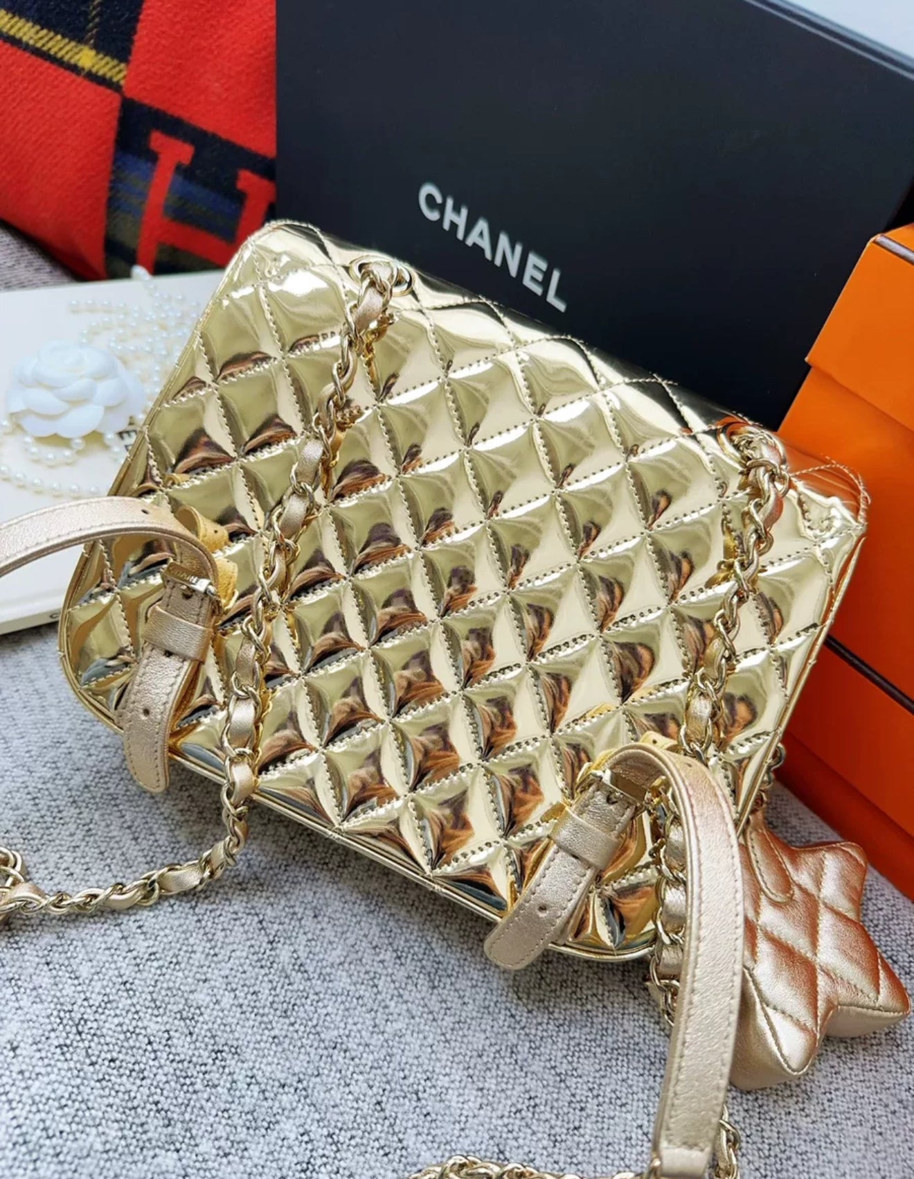 Chanel 24C gold mirror star backpack – Wararni.com