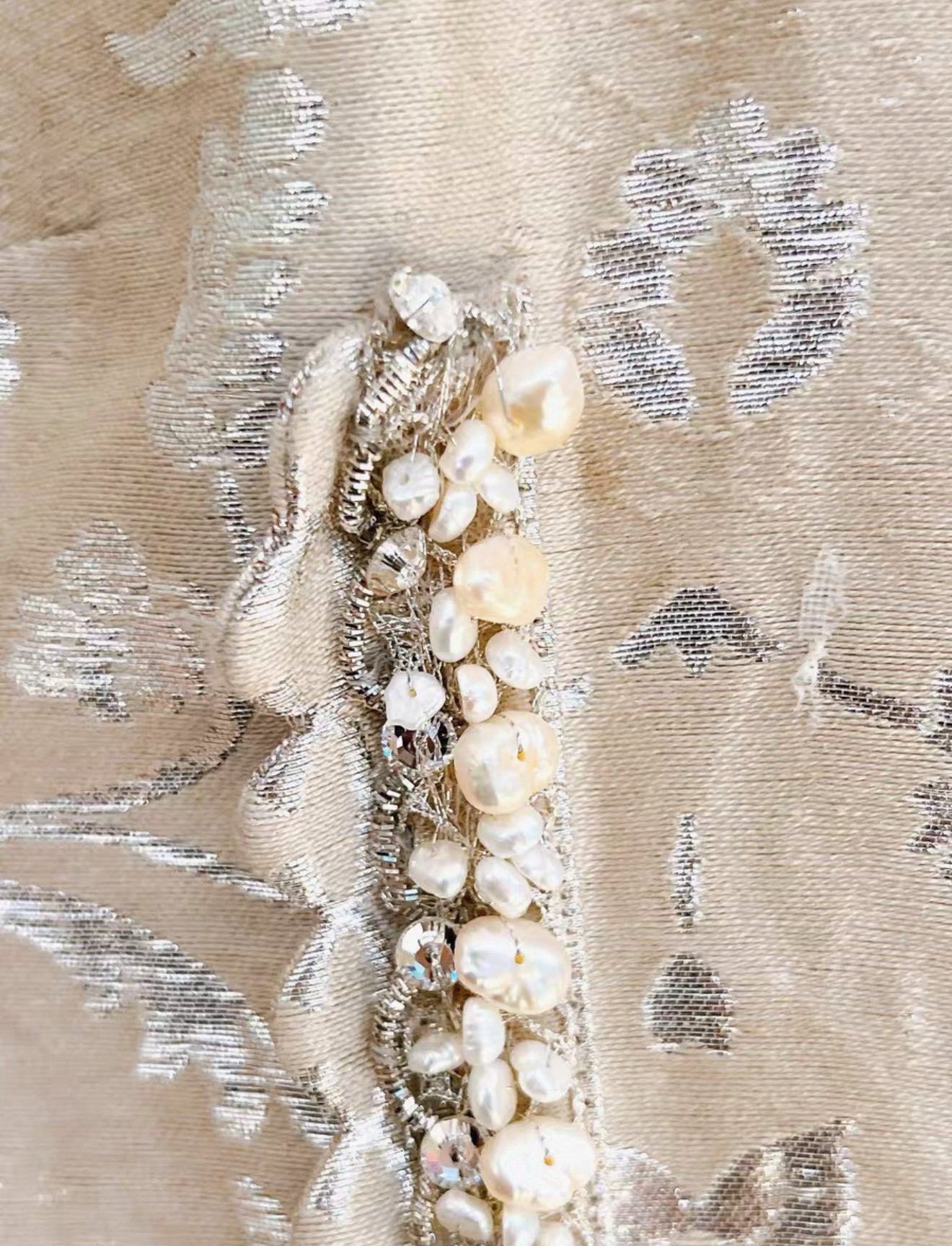 Chanel 2012 Pre-Fall Bombay Métiers d
Art collection pearl jacket