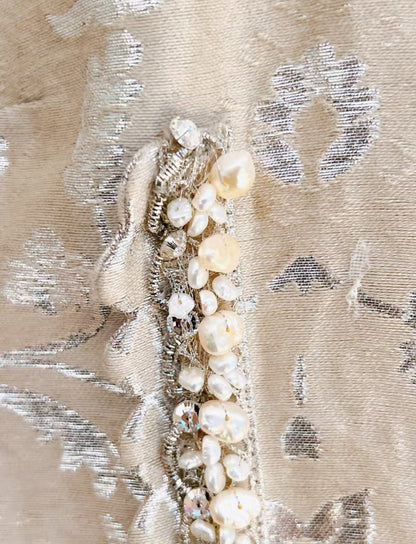 Chanel 2012 Pre-Fall Bombay Métiers d
Art collection pearl jacket