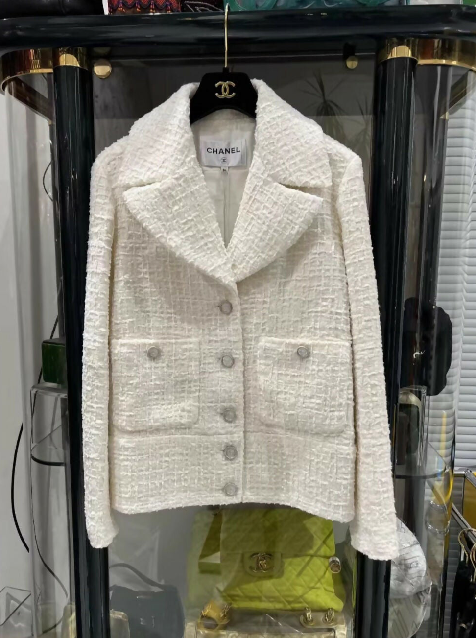 Chanel 22p ecru tweed jacket