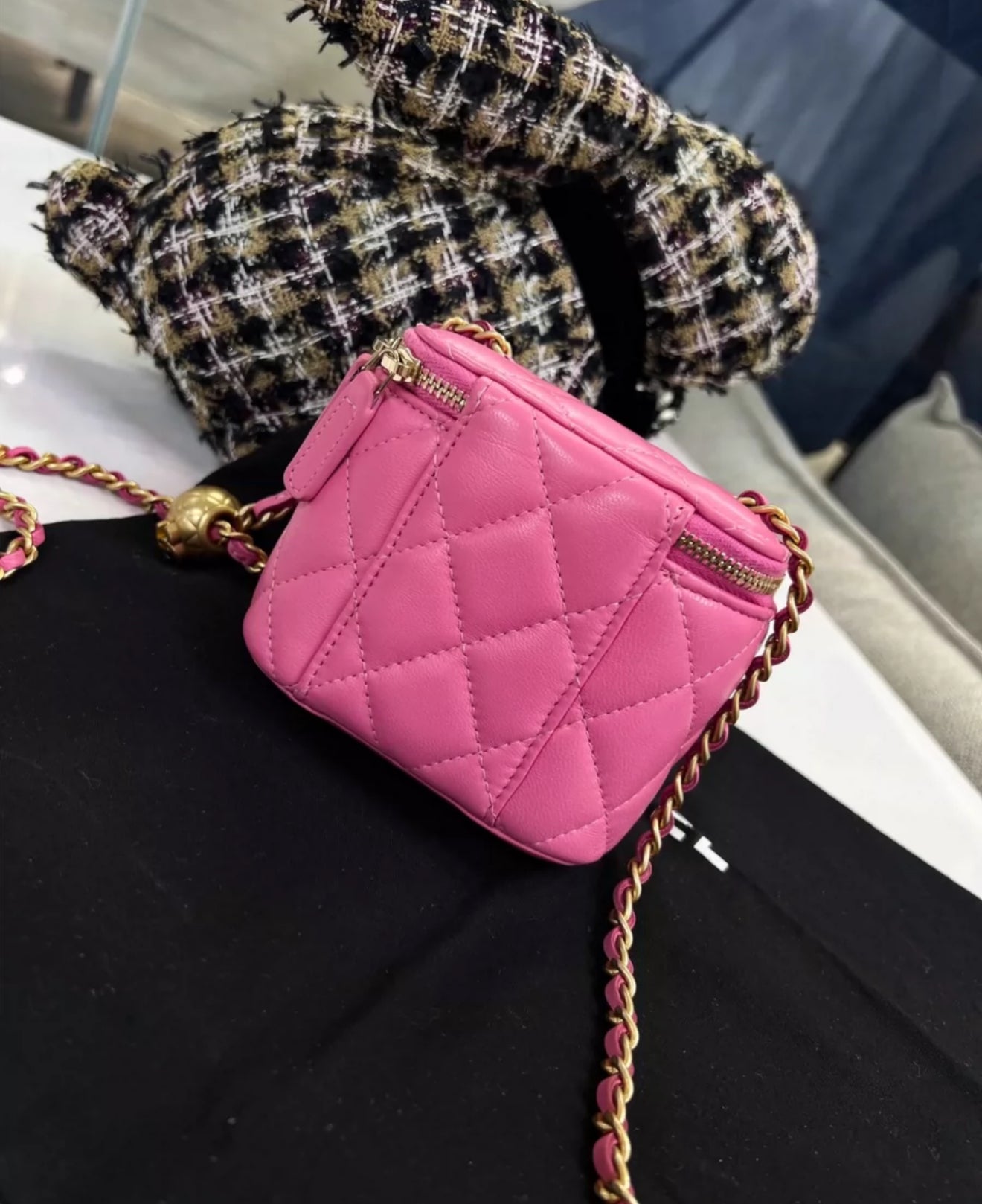 CHANEL Pearl Crush Mini Vanity Case Chain Shoulder Bag Pink