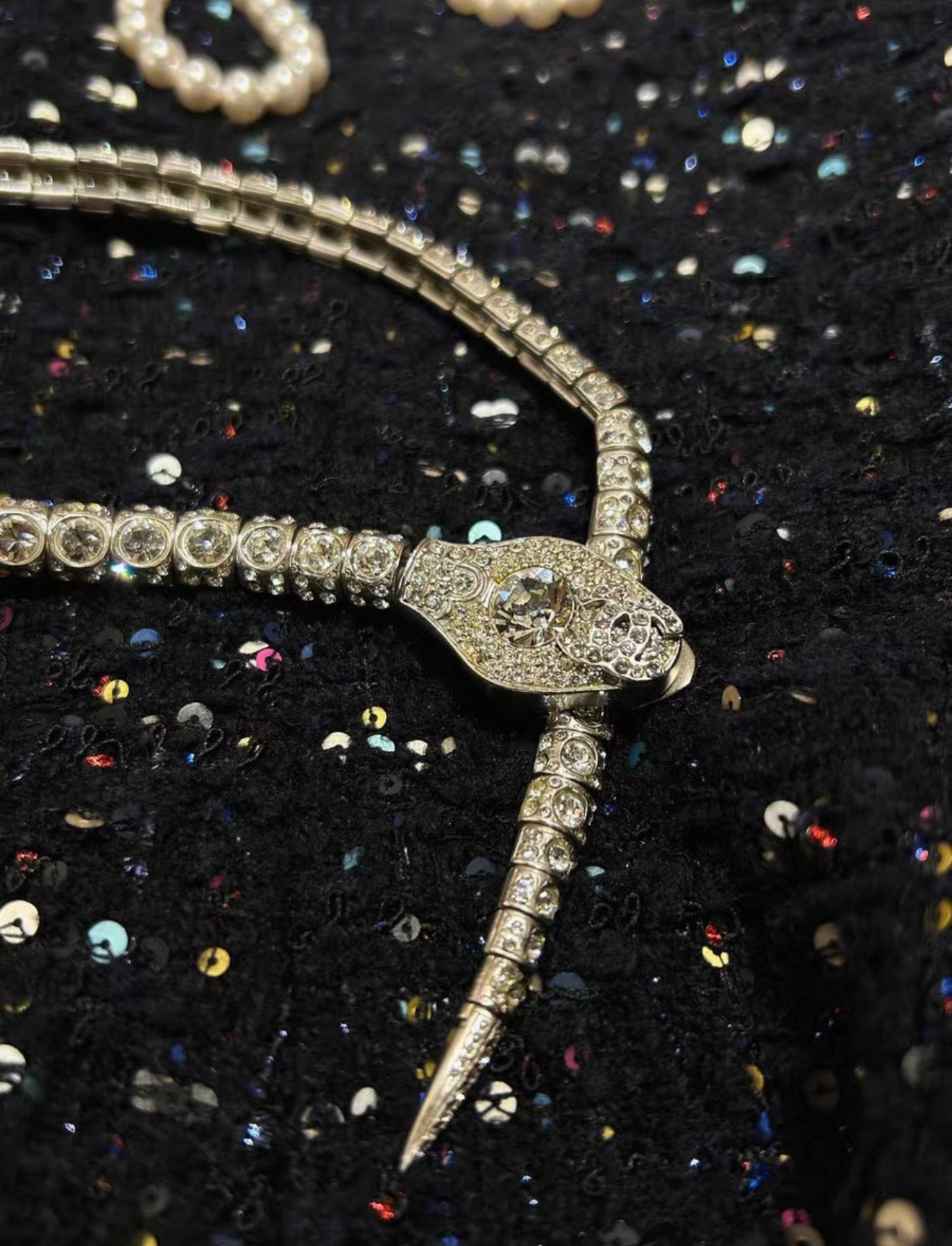 2008 Chanel full-diamond snakehead necklace choker