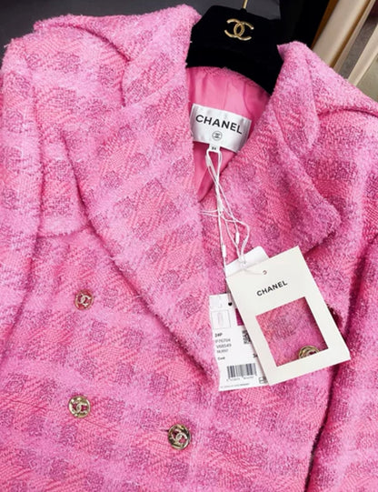 Chanel 24P pink tweed coat size 34