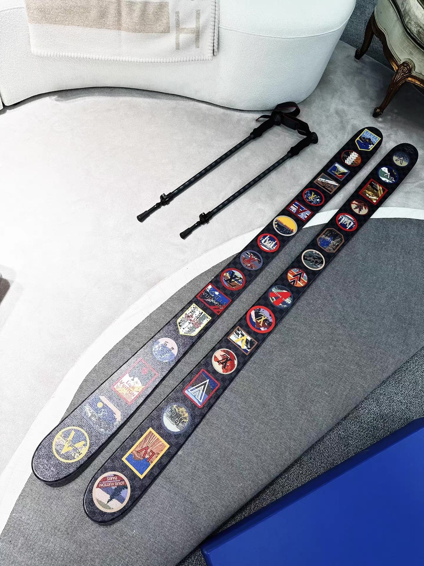 Louis Vuitton Alpes Skis R98007 limited edition