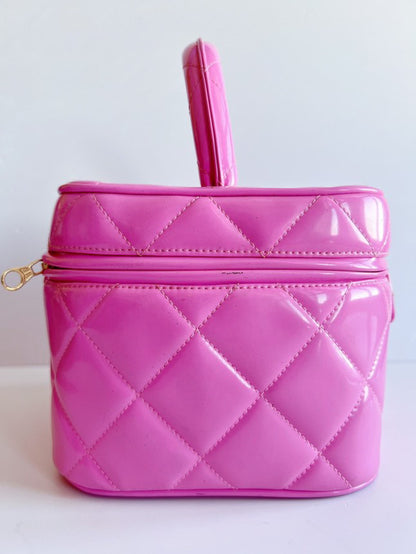 CHANEL 1995 Vintage "Barbie" Heart-Mirror Vanity Case Bag in pink