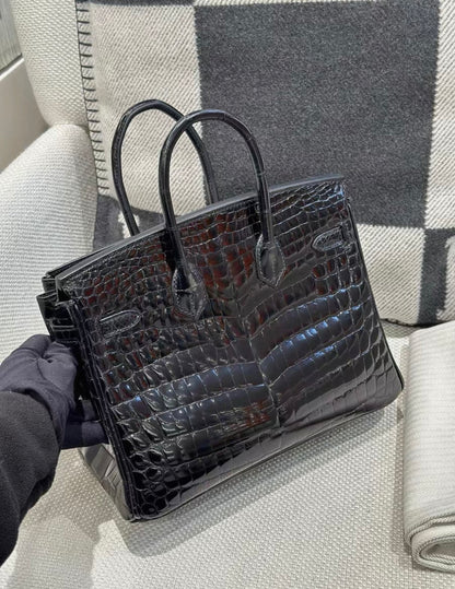 Hermes Birkin 25 Black Shiny Crocodile leather Gold Hardware
