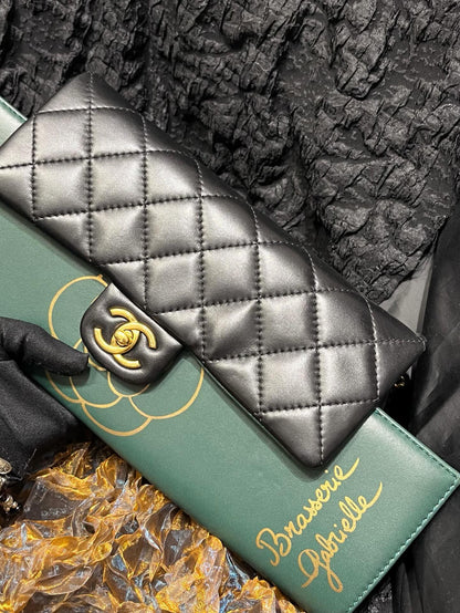 CHANEL Calfskin Quilted Brasserie Gabrielle Menu CC Clutch Green