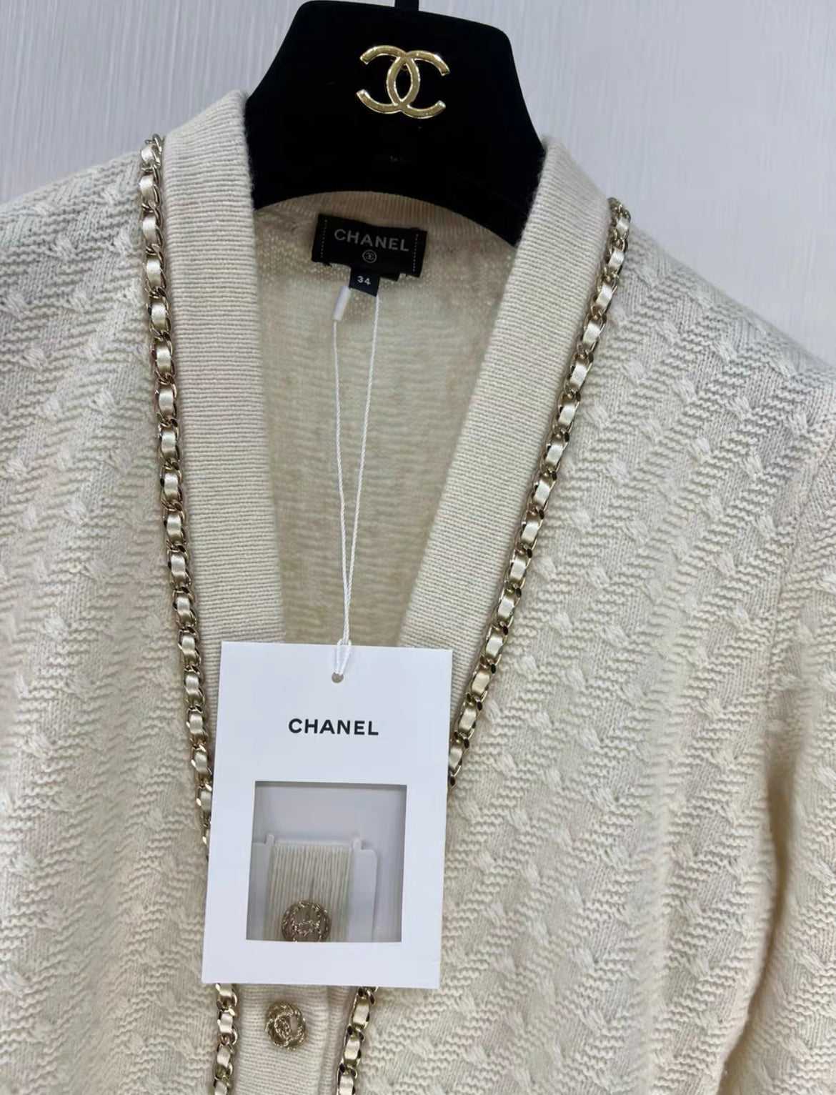 CHANEL 23B CHAIN EMBELLISHED CARDI DRESS size 34 Wararni.com CHANEL 23B CHAIN EMBELLISHED CARDI DRESS size 34 Wararni.com