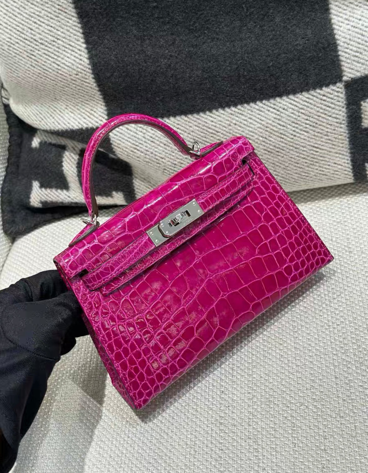 Hermes Limited Edition Mini Kelly 20 Sellier Rose Scheherazade