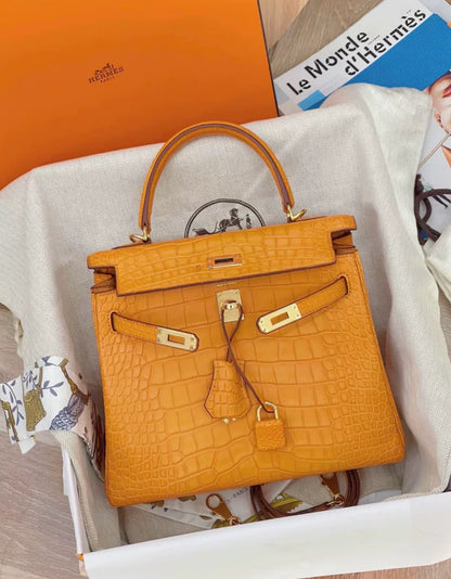 Hermès Kelly 25 Orange Matte Crocodile Gold Hardware