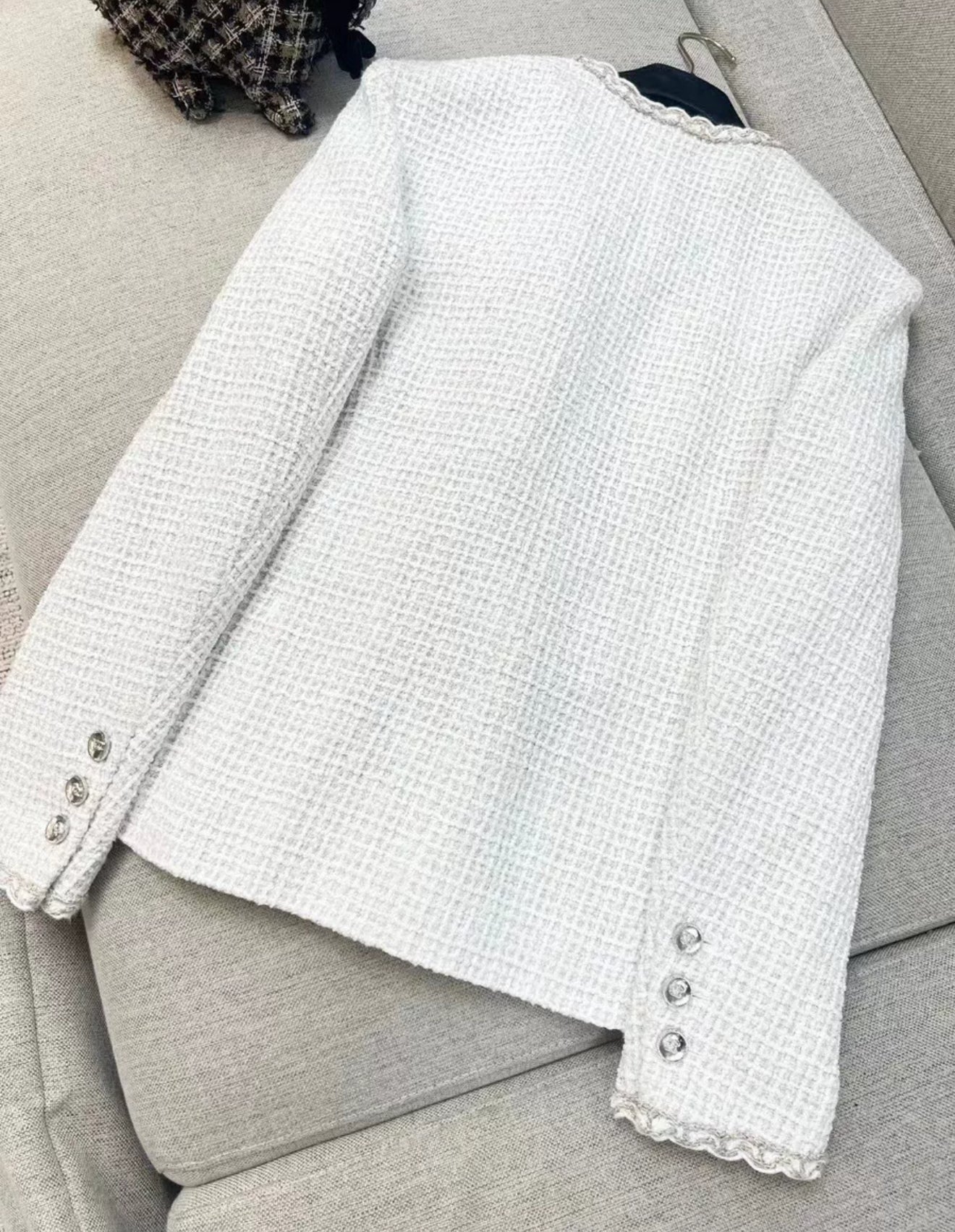 Chanel 25c white tweed jacket