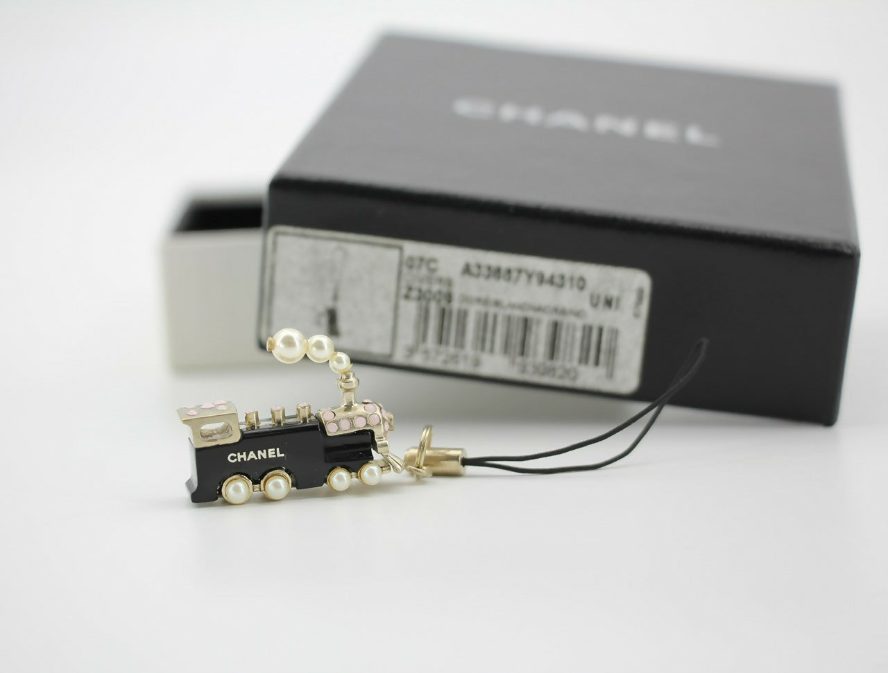 Chanel Vintage 07C Imitation Pearl Black Train Charm