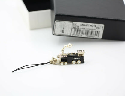 Chanel Vintage 07C Imitation Pearl Black Train Charm