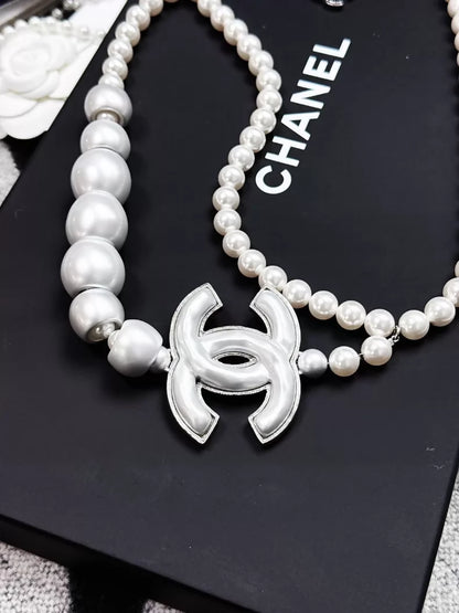 Chanel 25C White Pearl Double C Waist Chain