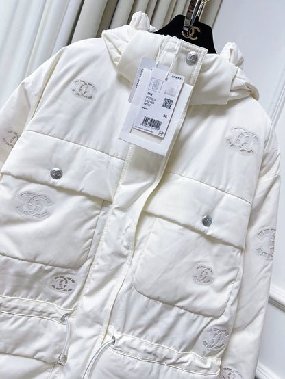 Chanel 21N Coco Neige ski collection white mid-length double C down jacket