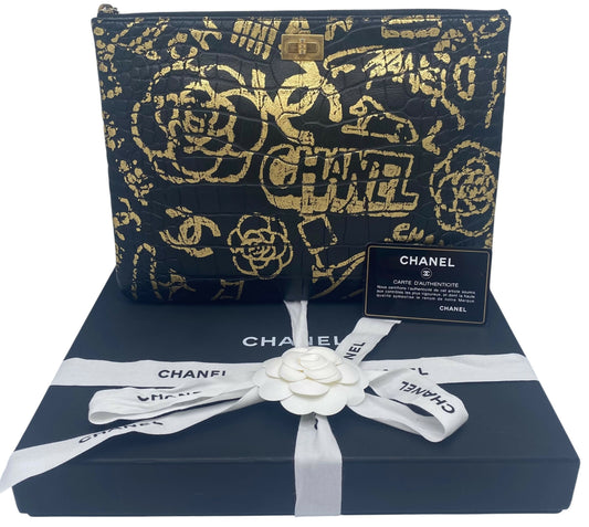 Chanel 19A Paris New York Egyptian Croc Embossed Graffiti Medium O Case Clutch