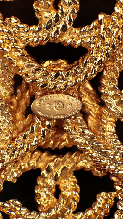 Chanel 1992 Cable Brooch