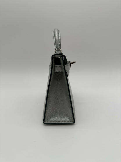 Hermès Kelly 20 Argent Chèvre PHW K 2026