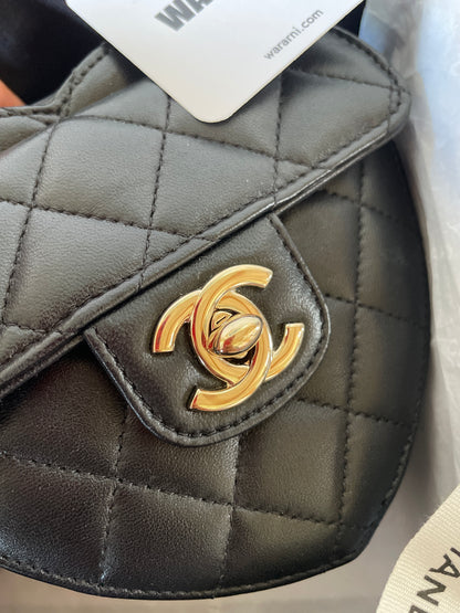 CHANEL 22S 'CC IN LOVE' BLACK HEART BAG