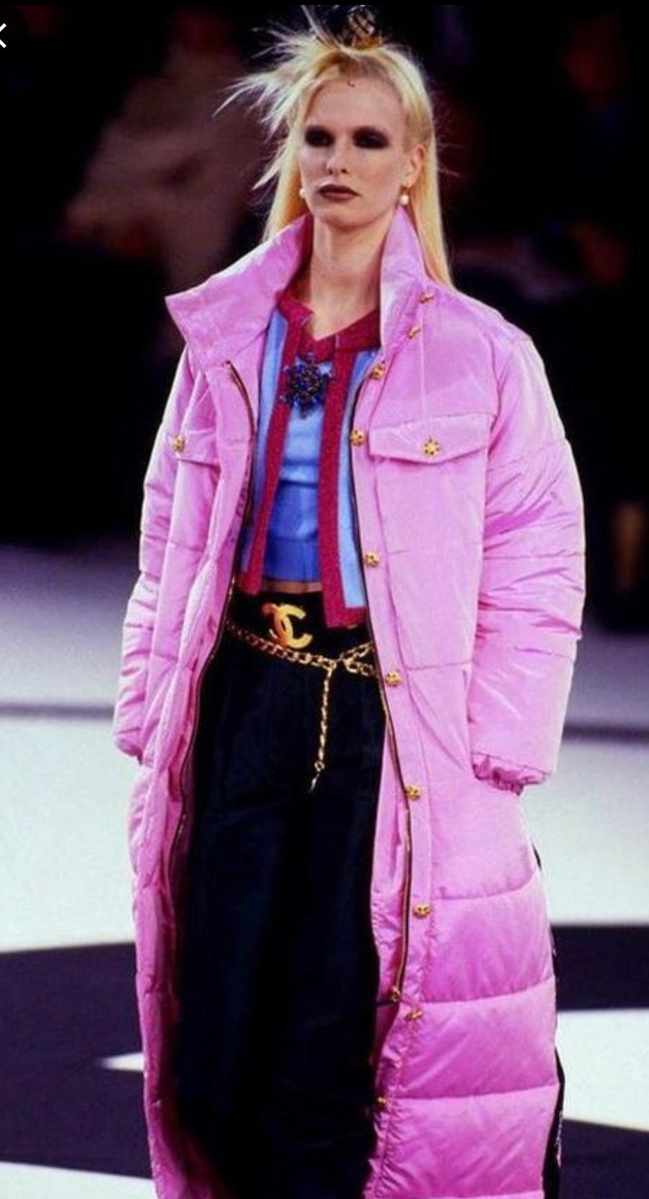 Chanel Rare Vintage Chanel by Karl Lagerfeld pink silk puffer coat with Gripoix buttons, fw 1996 - 38 Coat - Used fashion item from Wararni