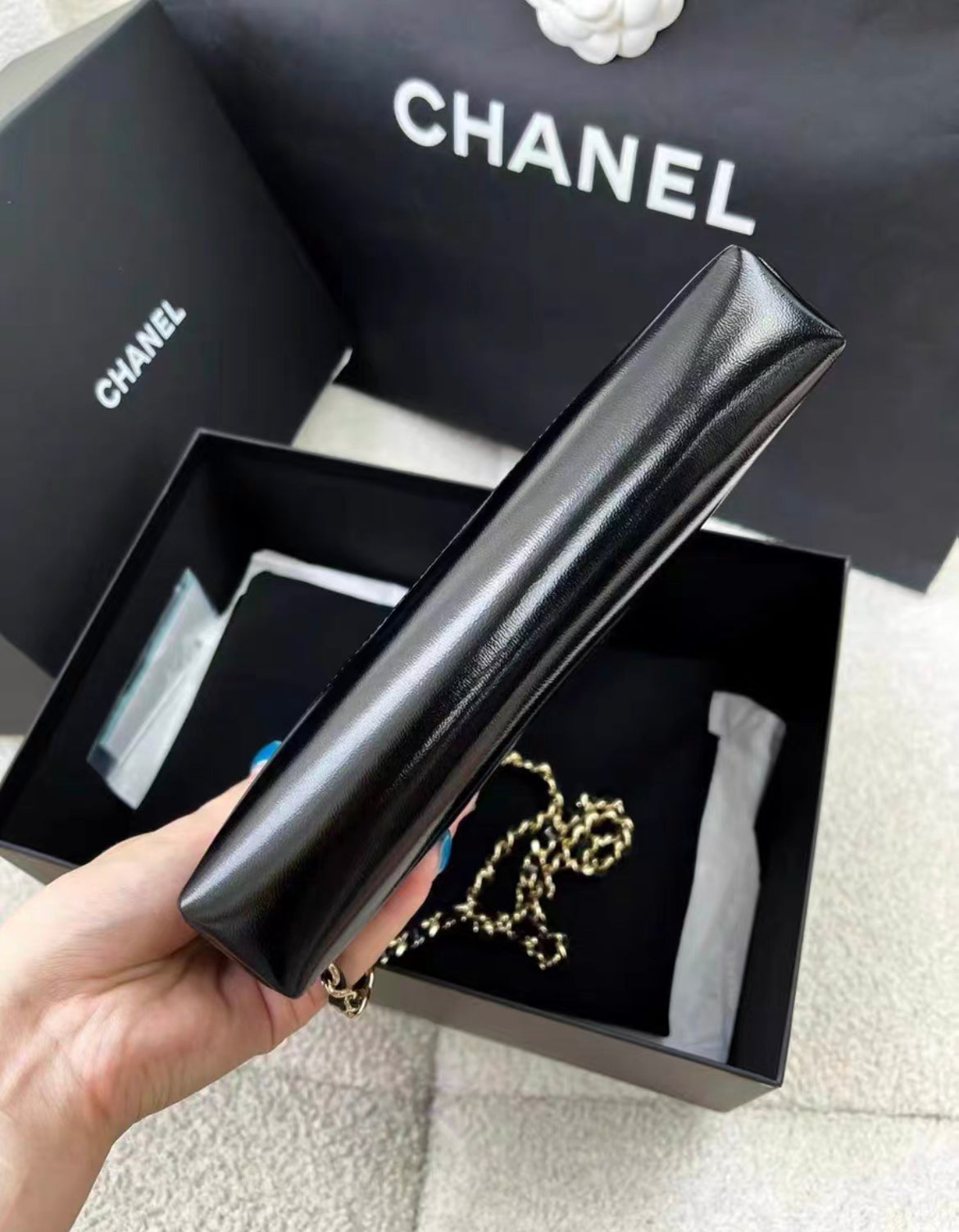 CHANEL 24B NANO 31 BAG PATENT BLACK/WHITE LGHW (MICROCHIP)