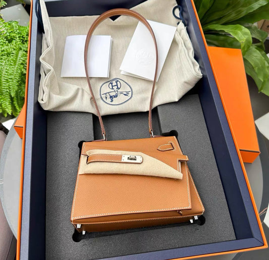 Hermès Kelly en Desordre 20 Gold Epsom Palladium Hardware Sellier