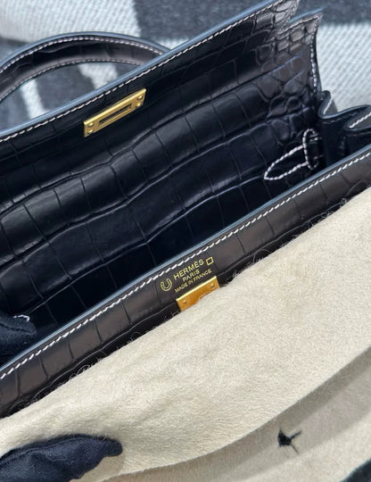 Hermes Kelly 25 Black Gold Matte Crocodile Leather Gold Hardware