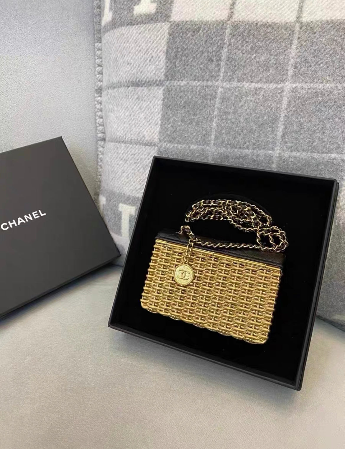 CHANELバック CHANEL 23C Woven Metal Lambskin Quilted Small Flap Black Gold