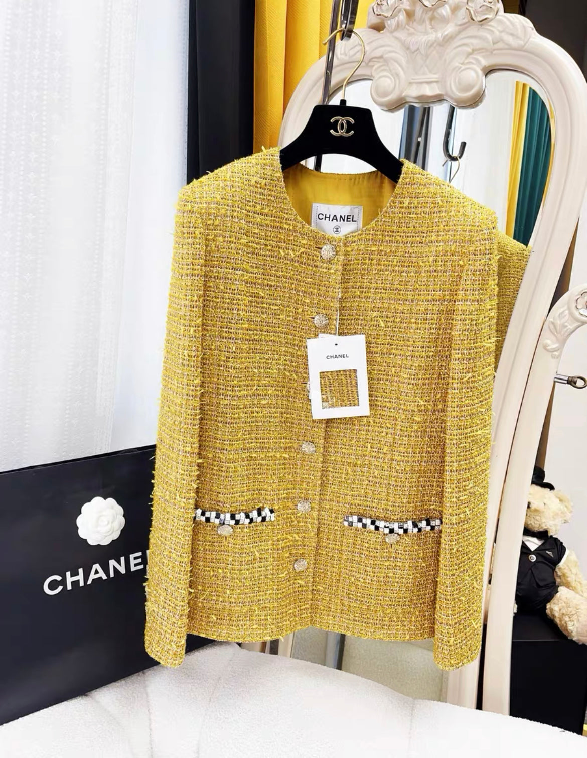 Chanel 23C Gold yellow tweed jacket size 38 – Wararni.com