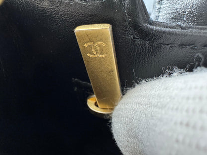 Chanel kelly Bag in Black leather gold hardware