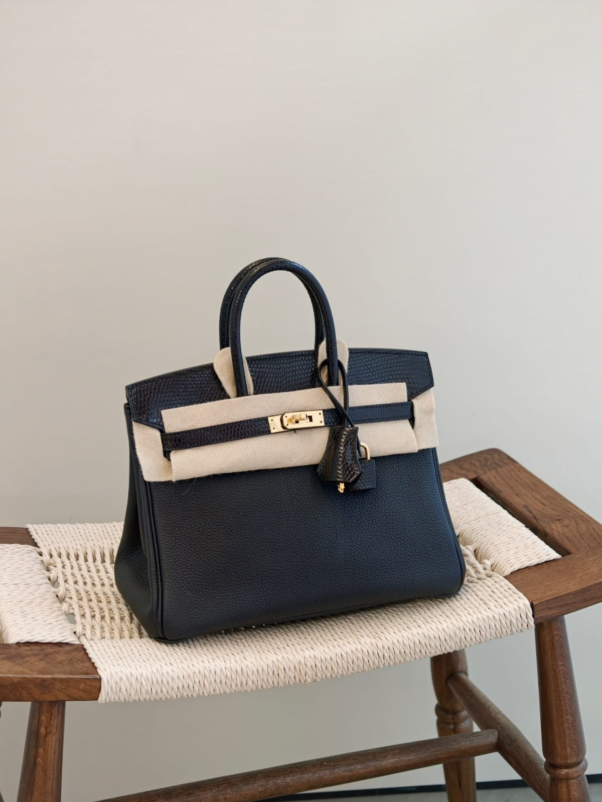 Hermes Birkin 25 Touch Black Lizard / Togo Gold hardware